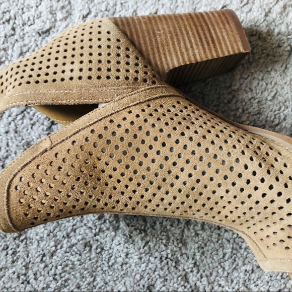 Tan Lucky Brand Heels - Picture 8 of 10